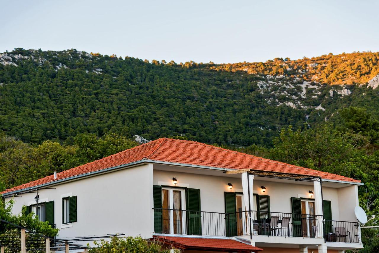 Casa Katalina Apartment Komiza Exterior photo