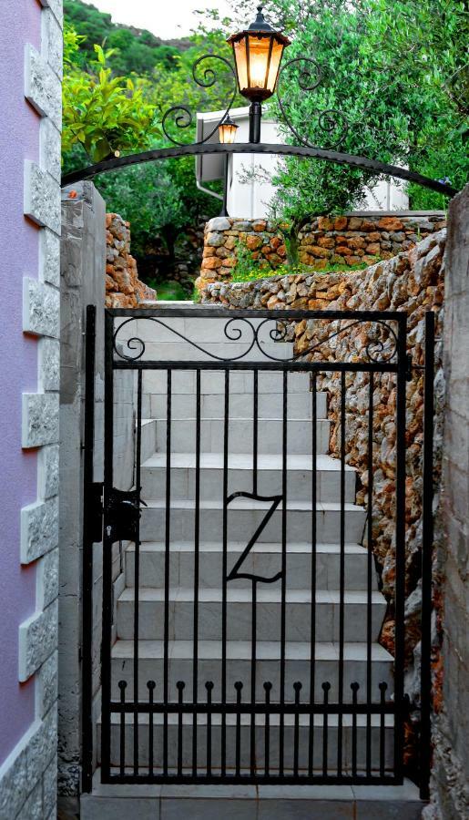 Casa Katalina Apartment Komiza Exterior photo